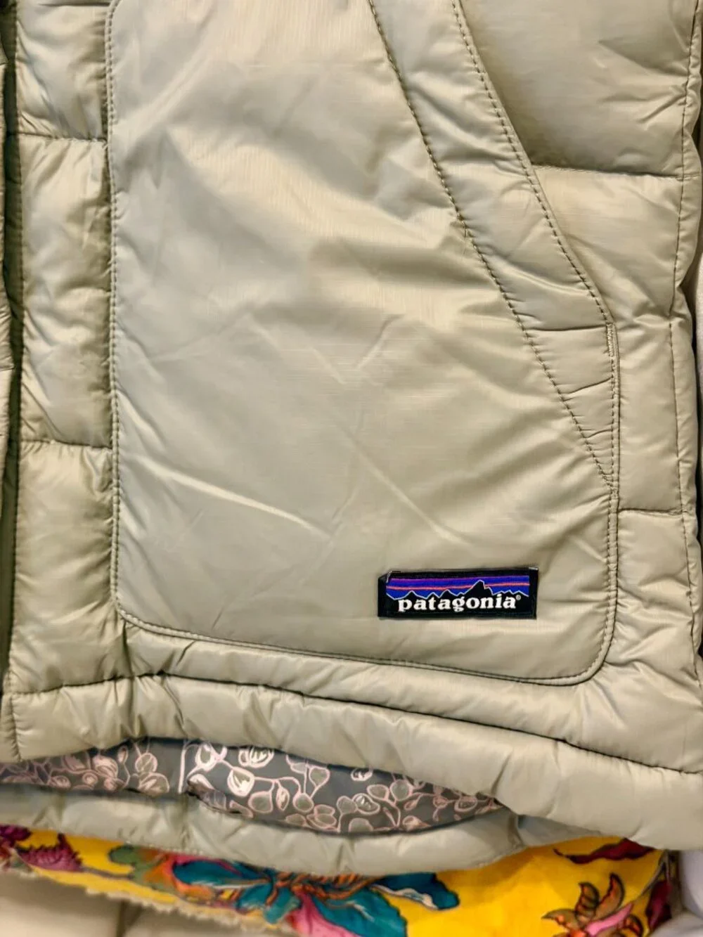 Patagonia Women's Bivy Hooded Down Vest Small Green Recycled Puffer EUC
